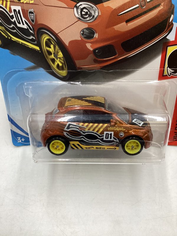 2018 Hot Wheels Super Treasure Hunt Fiat 500 with protector For Sale