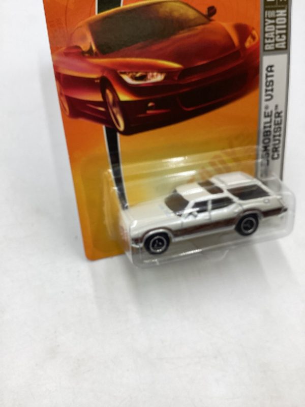 Matchbox #1 Heritage Classics 71 Oldsmobile Vista Cruiser White 210F Fashion